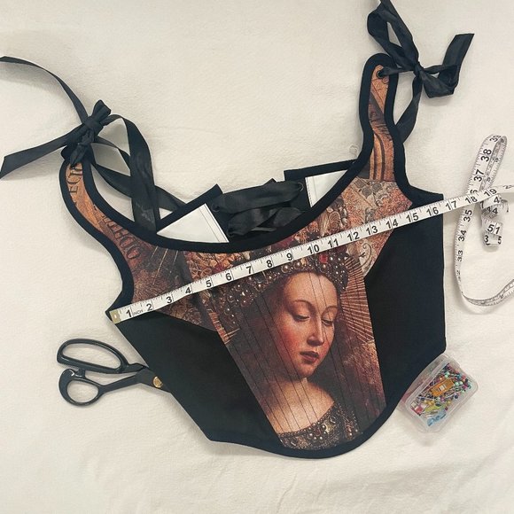 Fashionable corsets - Picture 2 of 12